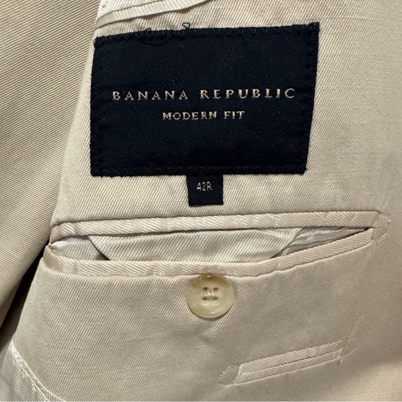 Banana Republic Beige Men's Blazer - Picture 2 of 11